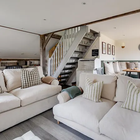 Oak Tree Hideaway Villa Whitchurch  Exterior photo