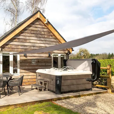 Oak Tree Hideaway Villa Whitchurch  Exterior photo