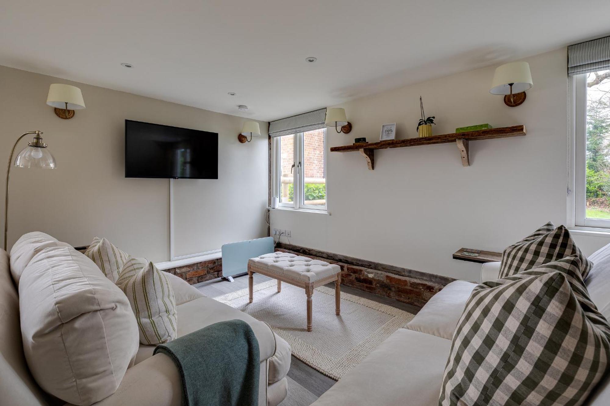 Oak Tree Hideaway Whitchurch (Shropshire)