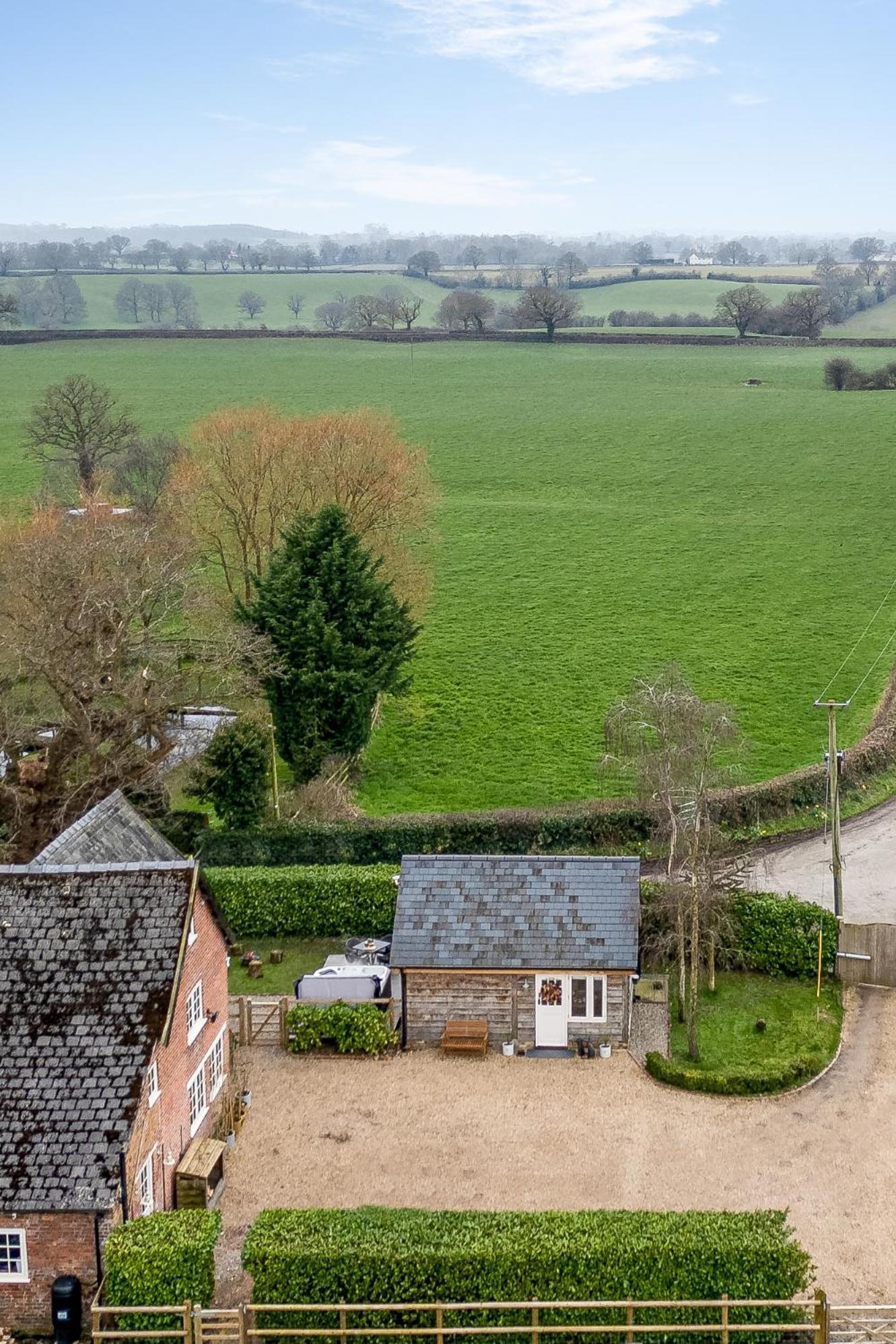 Oak Tree Hideaway Holiday home Whitchurch (Shropshire)