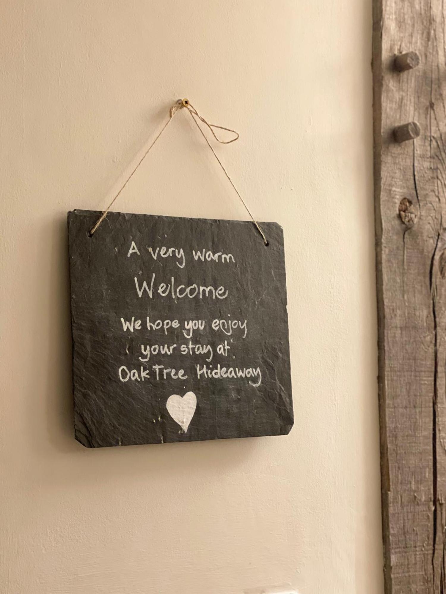 Oak Tree Hideaway Holiday home Whitchurch (Shropshire)