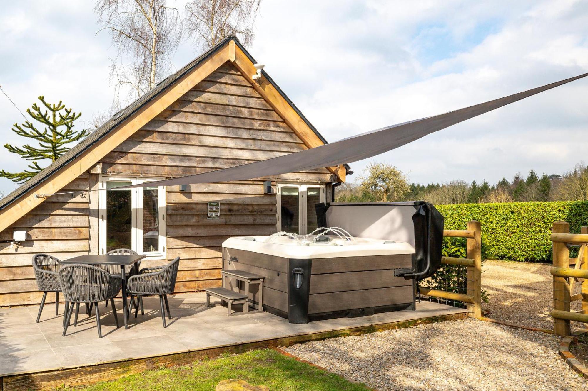 Oak Tree Hideaway Holiday home Whitchurch (Shropshire)